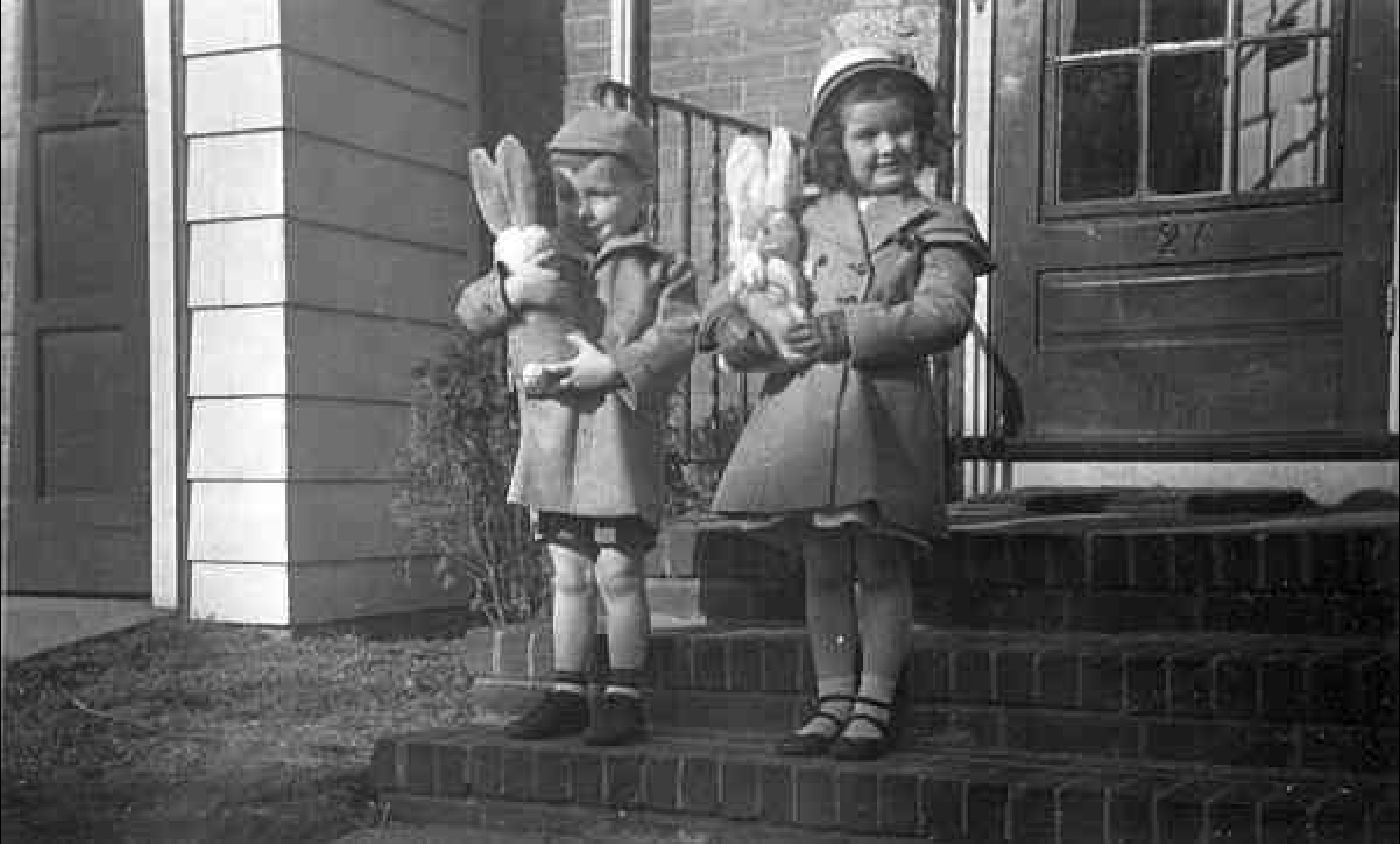 Children in Dorchester at Easter 1950